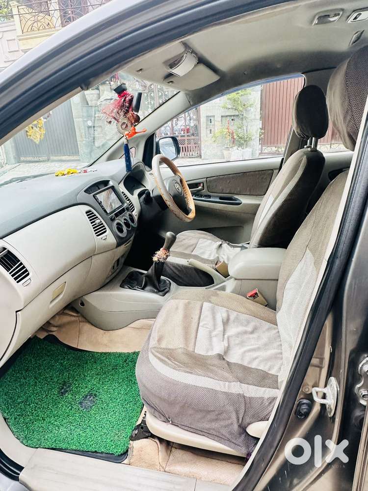 Toyota Innova 2.5 G (diesel) 8 Seater, 2010, Diesel