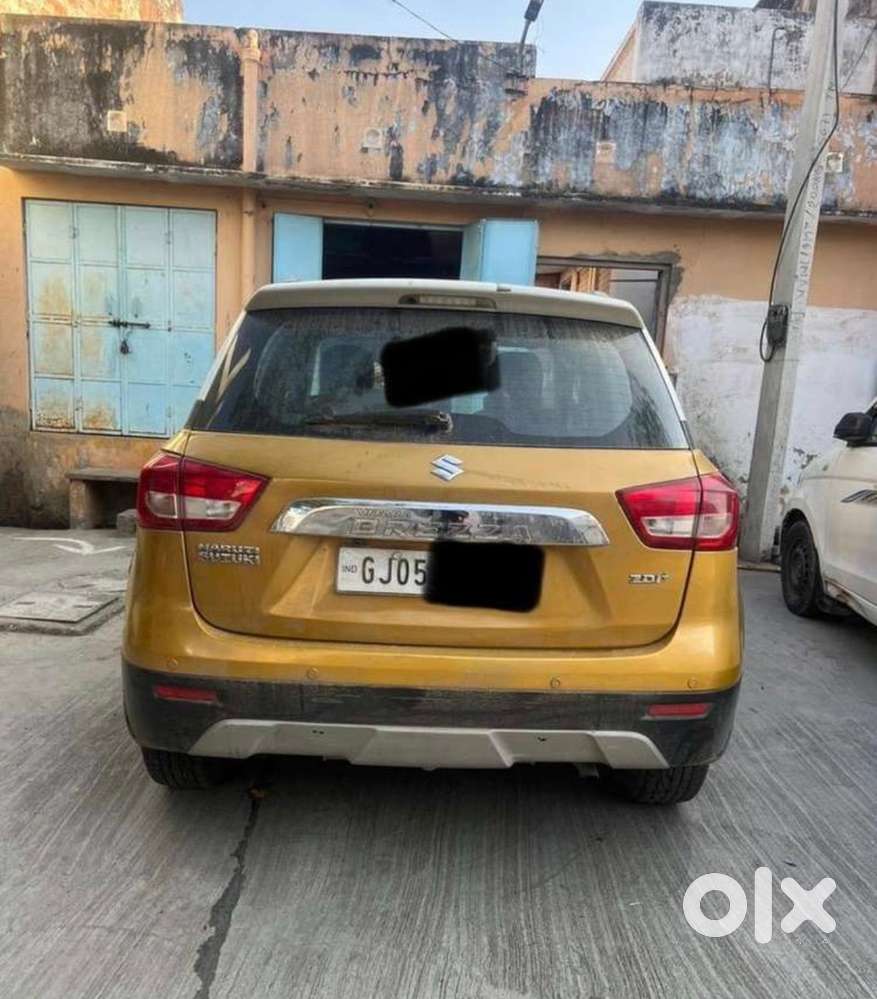 2017 Maruti Suzuki Brezza Zdi+ Dual Tone