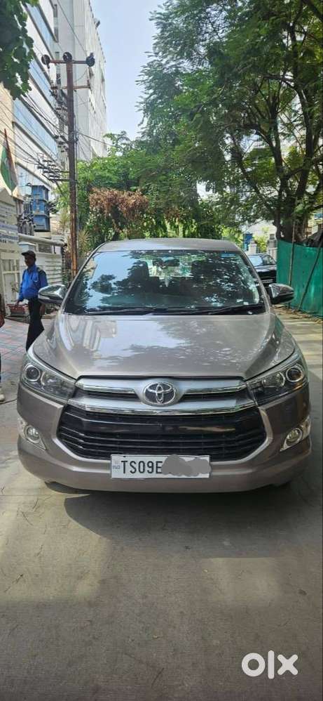 Superbly Maintained Toyota Innova Crysta 2.4zx Diesel Topend 1st Owner