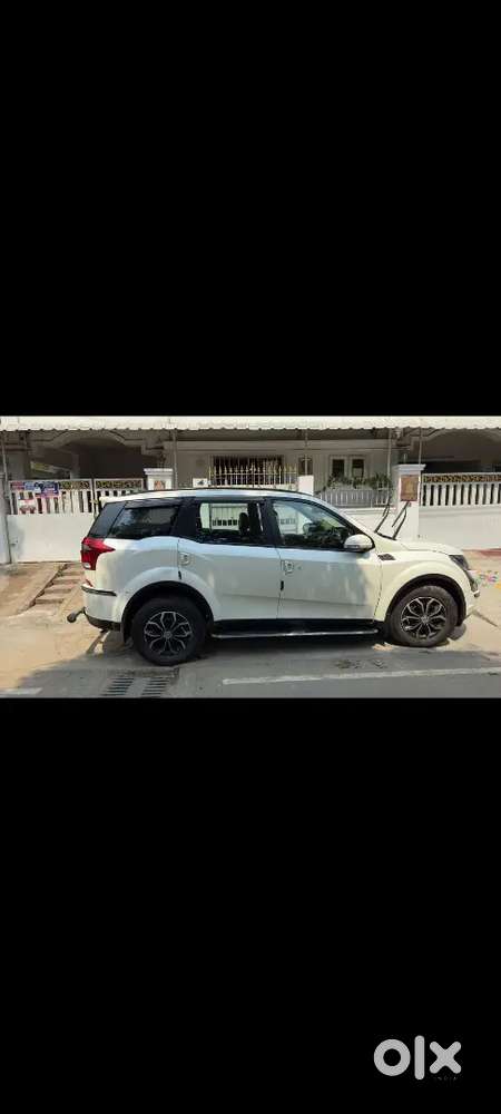 Xuv 500 , W7 At Company Serviced