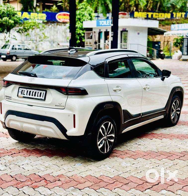 Toyota Urban Cruiser Taisor V 1.0 Petrol At Dual Tone, 2024, Petrol