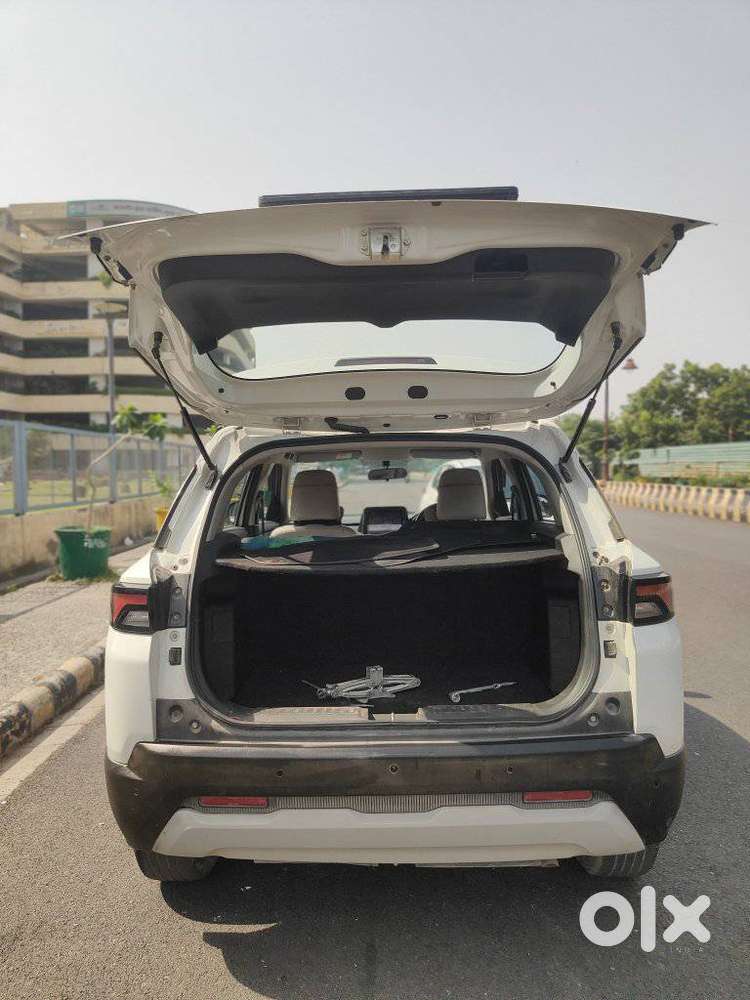 Maruti Suzuki Brezza 1.5 Lxi Smart Hybrid, 2022, Petrol