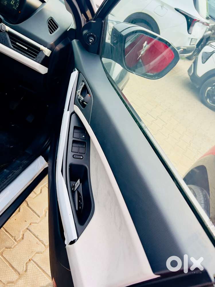 Tata Nexon Creative 1.2 Revotron Petrol 6 Mt, 2026, Petrol