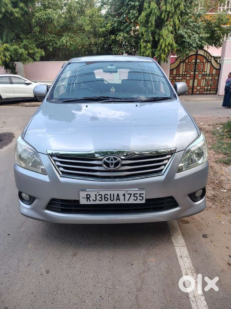 Toyota Innova 2.5 G (diesel) 8 Seater Bs Iv, 2016, Diesel
