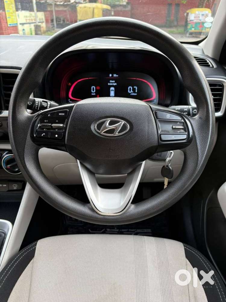 Hyundai Venue S 1.2 Petrol, 2022, Petrol