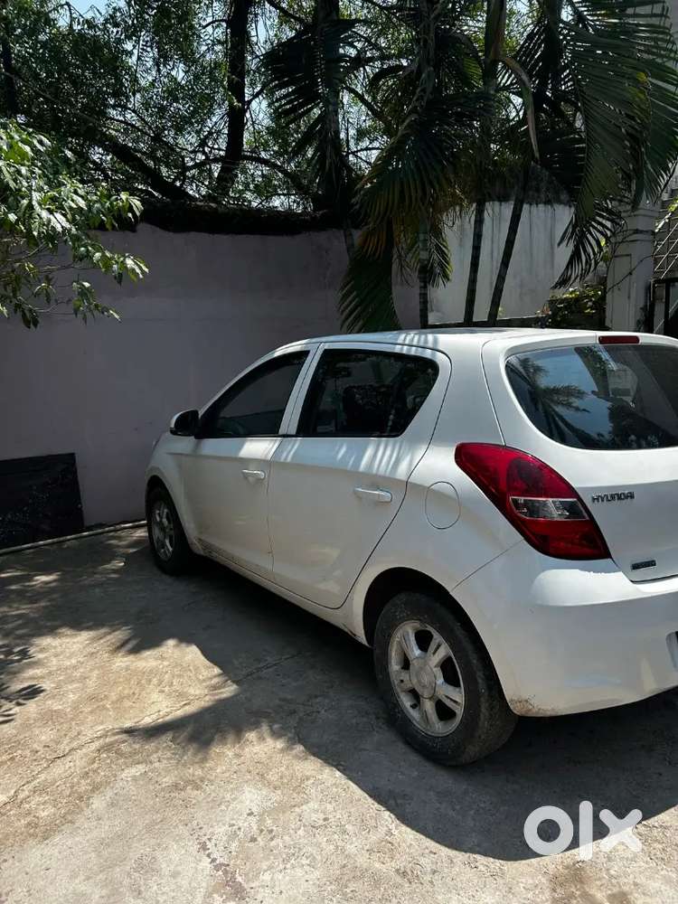 Well Maintained I20 For Sale