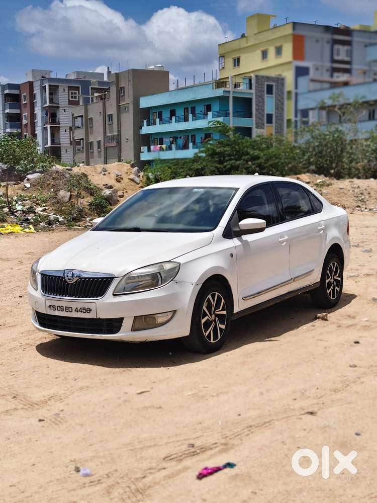 Skoda Rapid 1.5 Tdi Ambition Plus, 2014, Diesel
