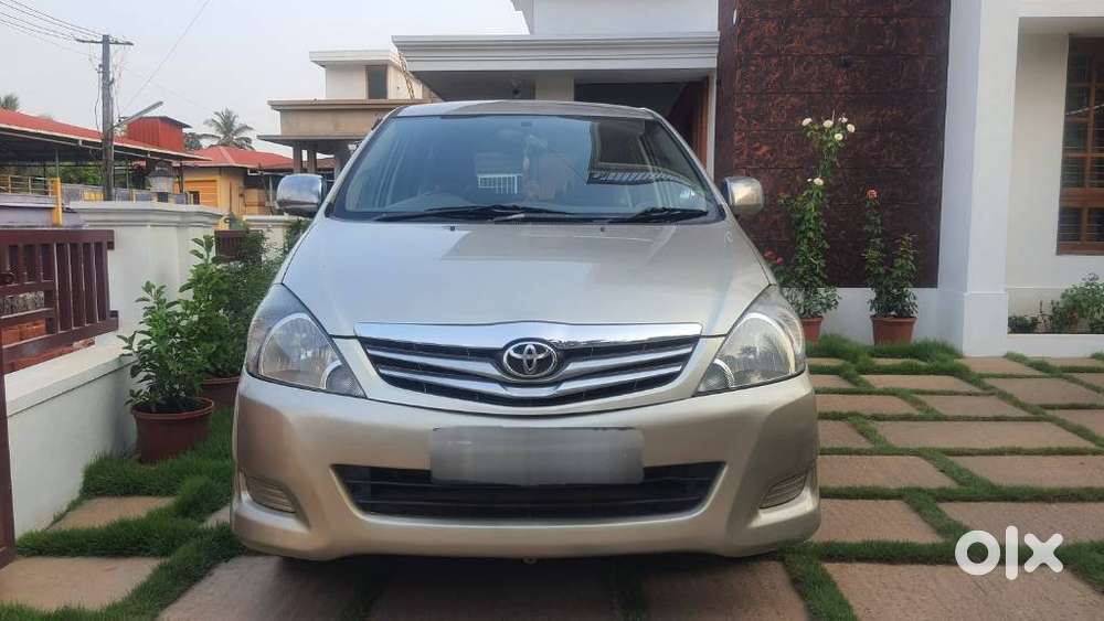 Toyota Innova 2004-2011 2.5 G4 Diesel 8-seater, 2009, Diesel