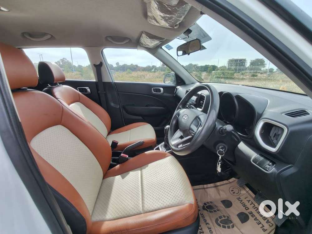 Hyundai Venue E, 2022, Petrol