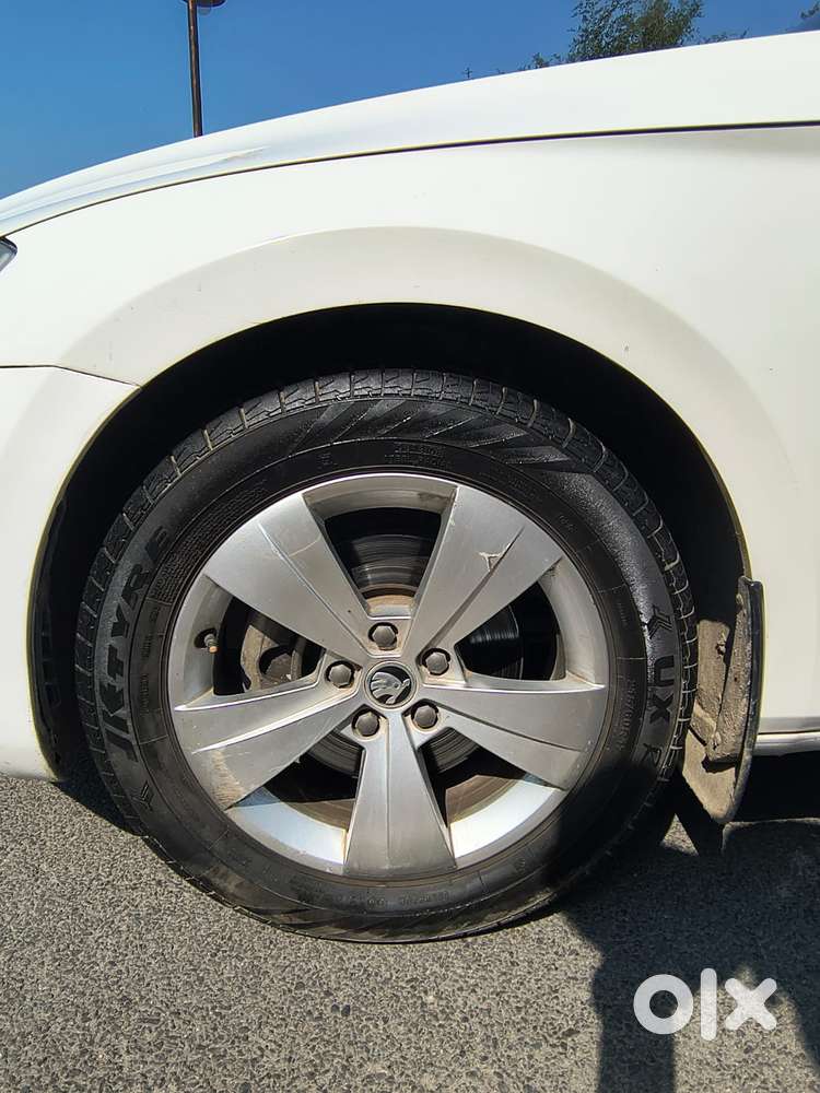 Skoda Superb Style 1.8 Tsi At, 2018, Petrol