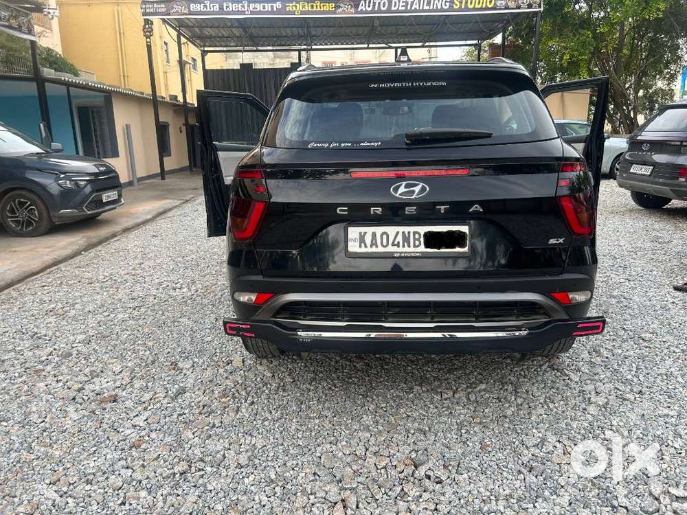 Hyundai Creta | Manual | 1.5l Petrol | Phantom Black | 2023