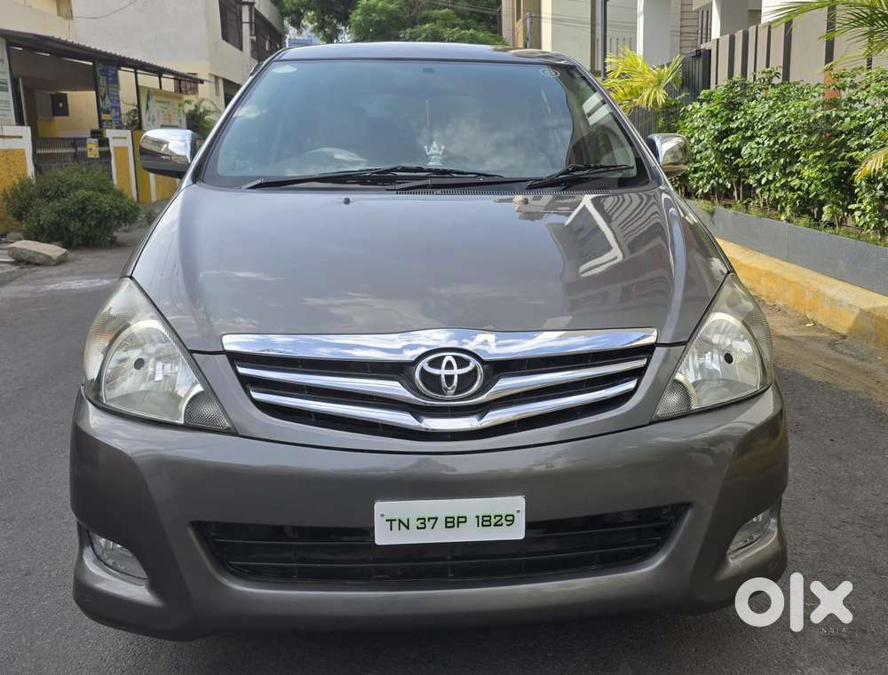 Toyota Innova 2.5 Vx 8 Seater Bs Iv, 2011, Diesel