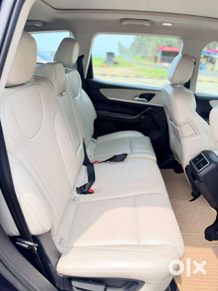 Mahindra Xuv700 2.0 Ax 7 Petrol At Str, 2021, Petrol