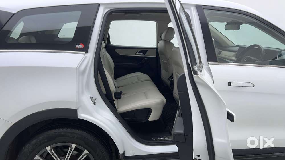 Mahindra Xuv700 2.0 Ax 7 Petrol At Luxury Pack Str, 2023, Petrol