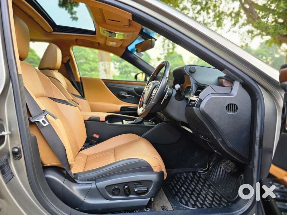 Lexus Es 300h Luxury, 2025, Cng & Hybrids