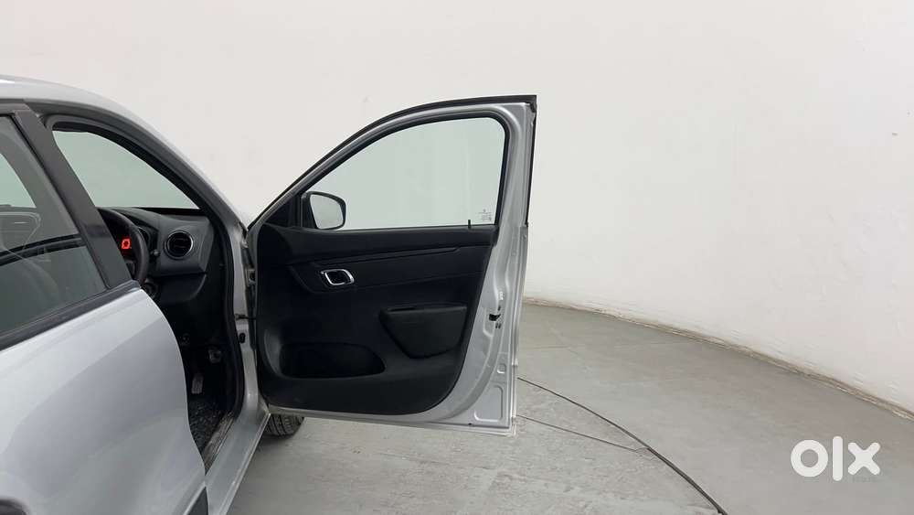 Renault Kwid 2019-ongoing 1.0 Rxt Amt (o), 2018, Petrol