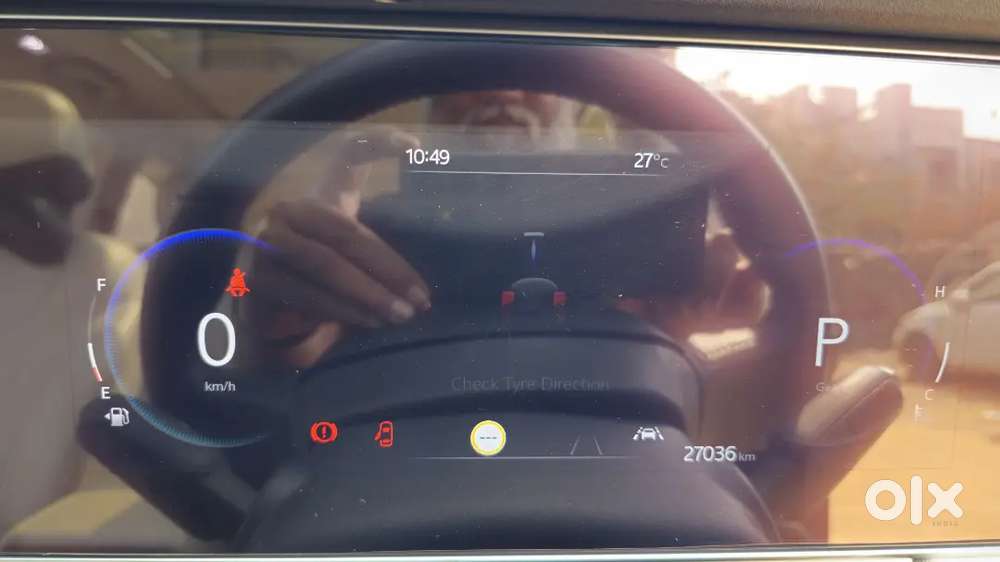 Mahindra Xuv700 Ax7l 2022 Petrol 28000 Km Driven