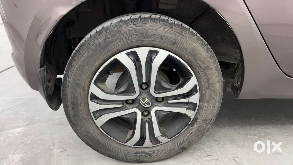 Tata Tiago Xza, 2019, Petrol