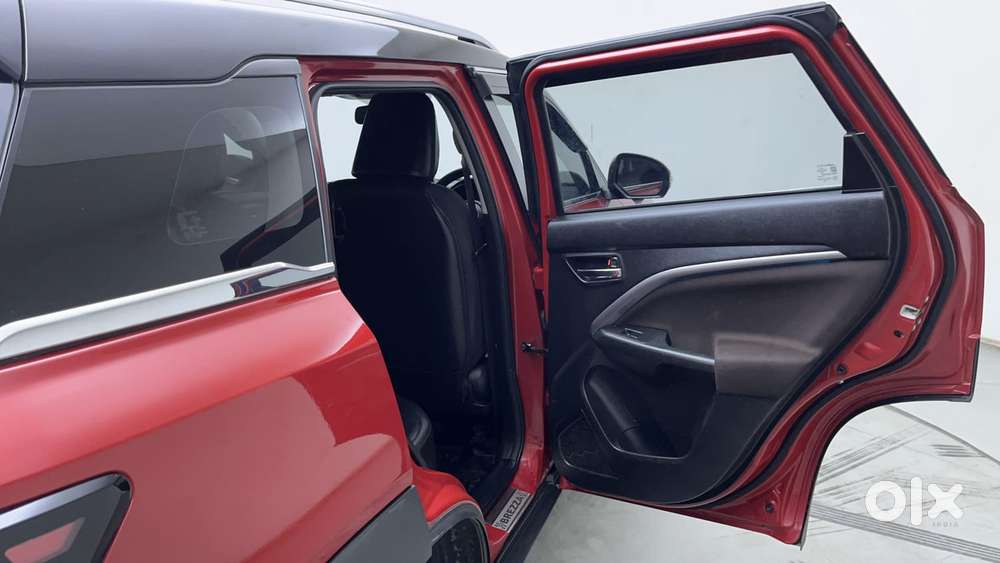 Maruti Suzuki Brezza 1.5 Zxi Plus Smart Hybrid Dual Tone, 2023, Petr..