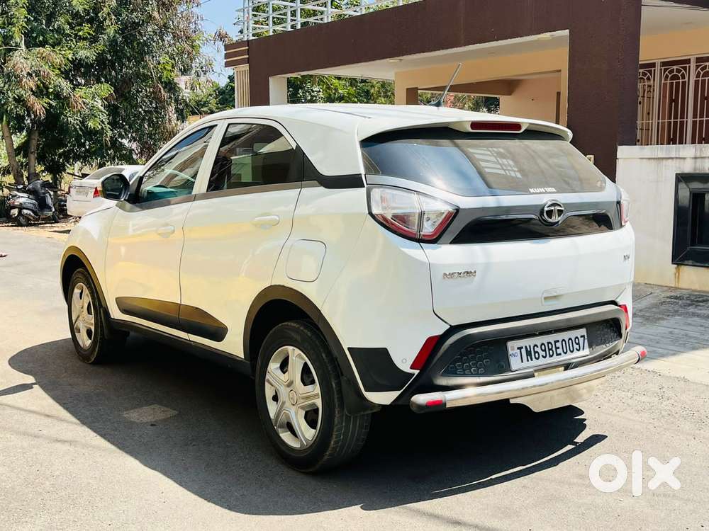 Tata Nexon, 2017, Petrol