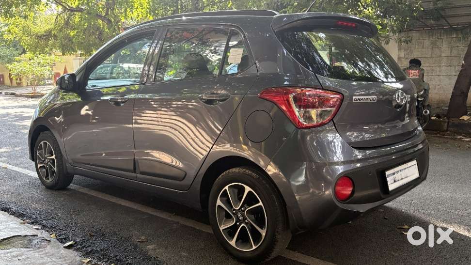 Hyundai i10 Sportz AT, 2019, Petrol