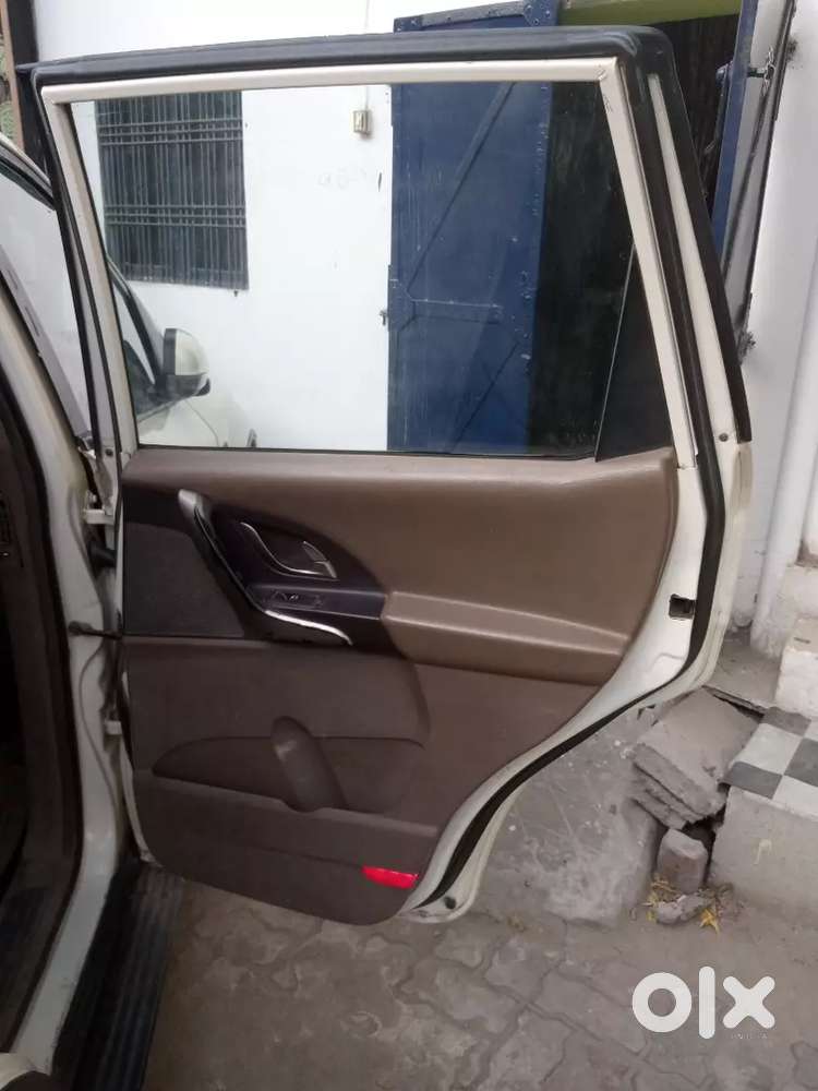 Mahindra Xuv500 2013 Diesel 164110 Km Driven
