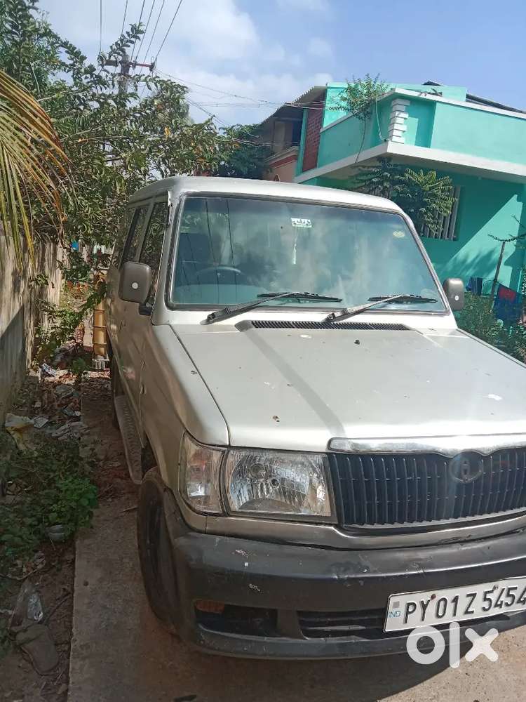 Toyota Qualis 2005 Diesel Well Maintained 120000 Km.