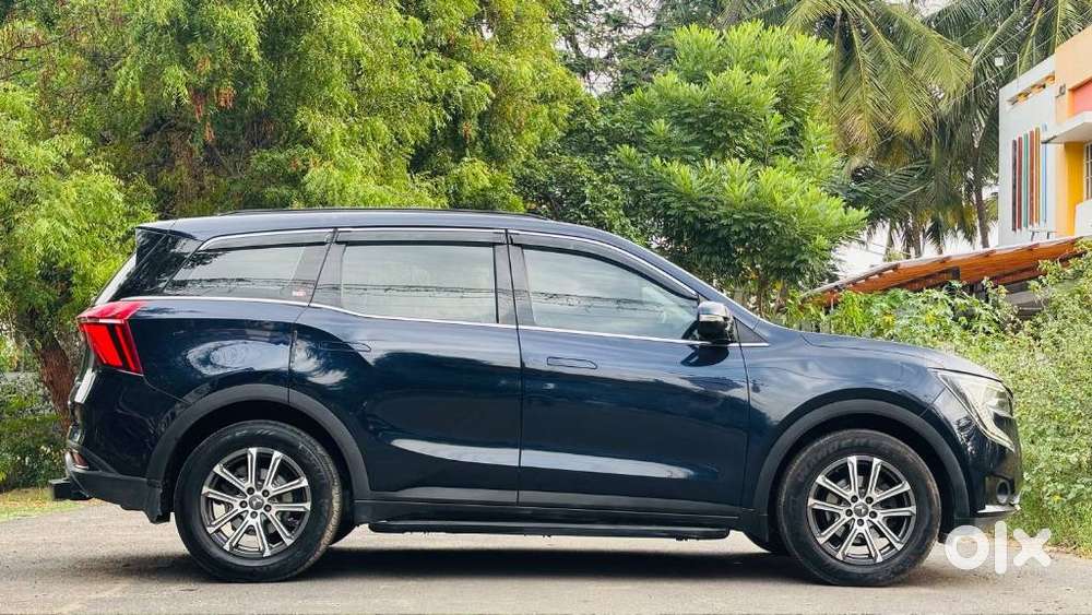 Mahindra Xuv700 2.0 Ax 7 Petrol Mt Str, 2021, Petrol