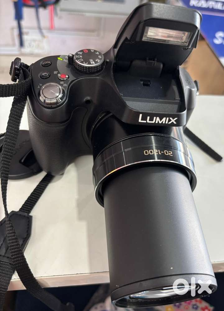 PANASONIC LUMIX DSLR CAMERA