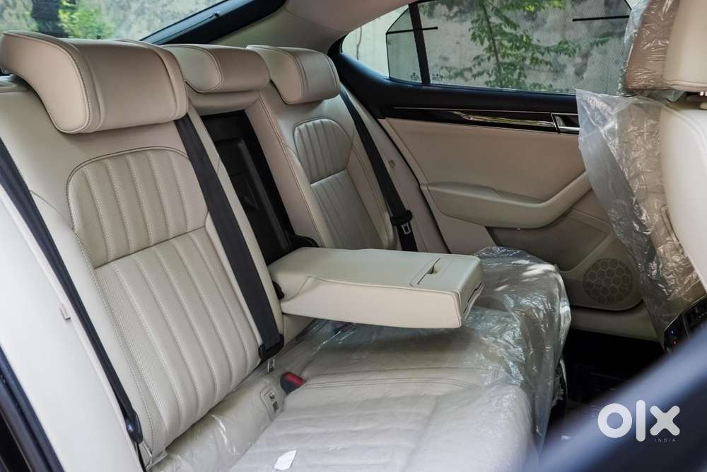Skoda Superb 2.0 L&k Tsi At, 2023, Petrol