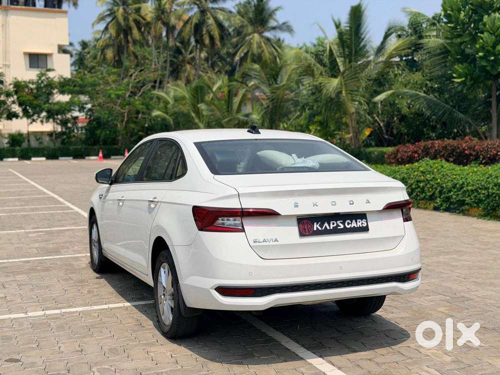 Skoda Slavia 1.0 Ambition Tsi At, 2023, Petrol