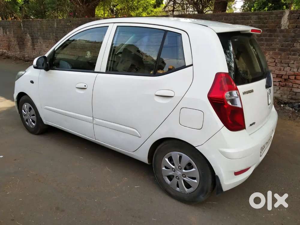 Hyundai I10 1.2 Top Model Automatic 2011 Petrol / Cng  Well Maintained