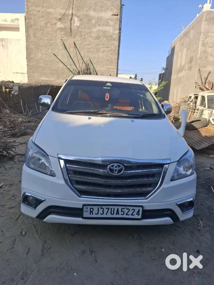 Toyota Innova 2016