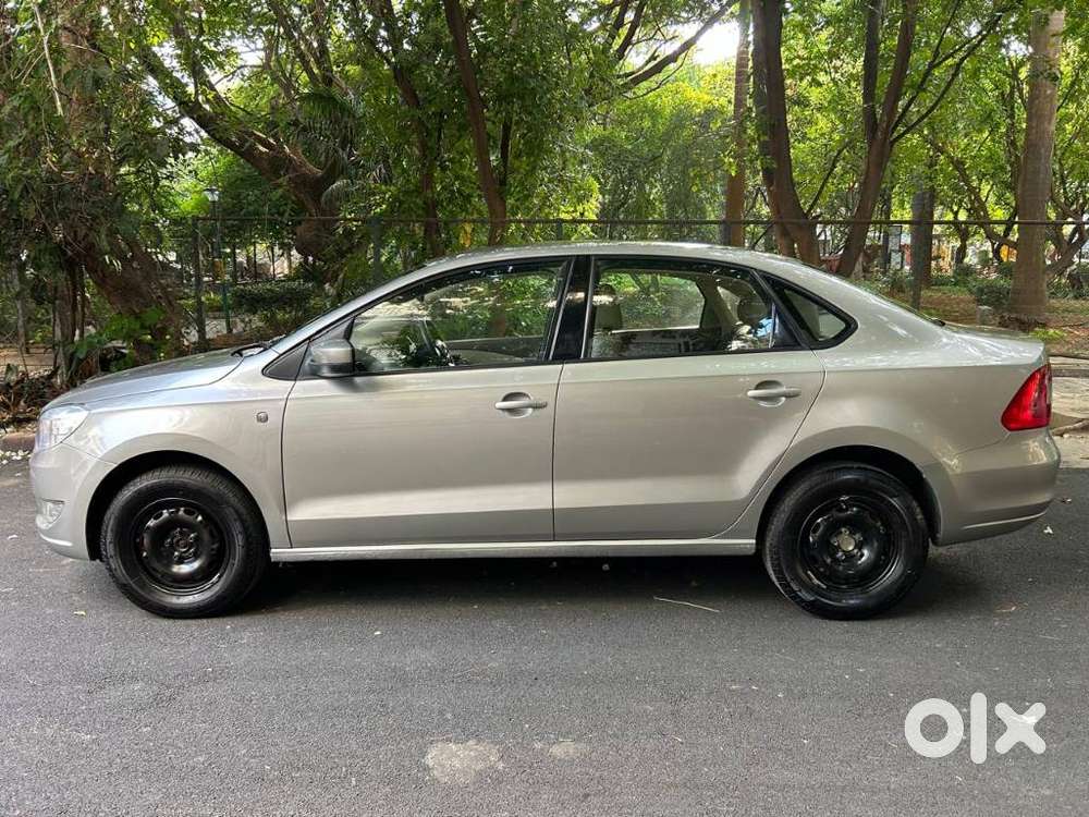 Skoda Rapid 1.6 Mpi Ambition, 2012, Petrol