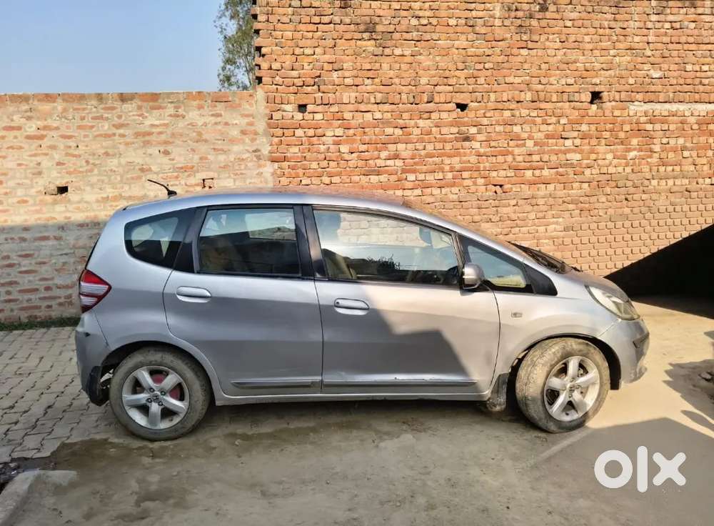 Honda Jazz 2012 Petrol Good Condition And Fully Automatic Car.
