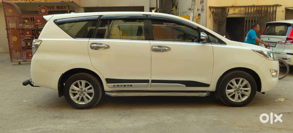 Toyota Innova Crysta 2.4 G Mt 7 Str, 2016, Diesel