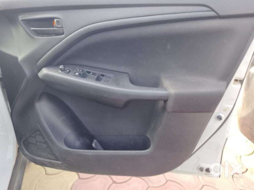 Maruti Suzuki Brezza 1.5 Vxi Smart Hybrid, 2022, Petrol