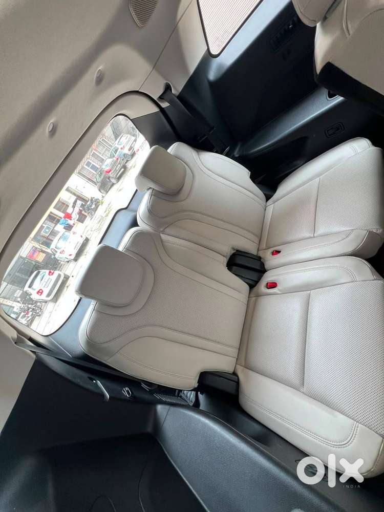 2026 Mahindra Xuv700 Ax7 At Luxury | Petrol | 14,200 Km | 2024 Make