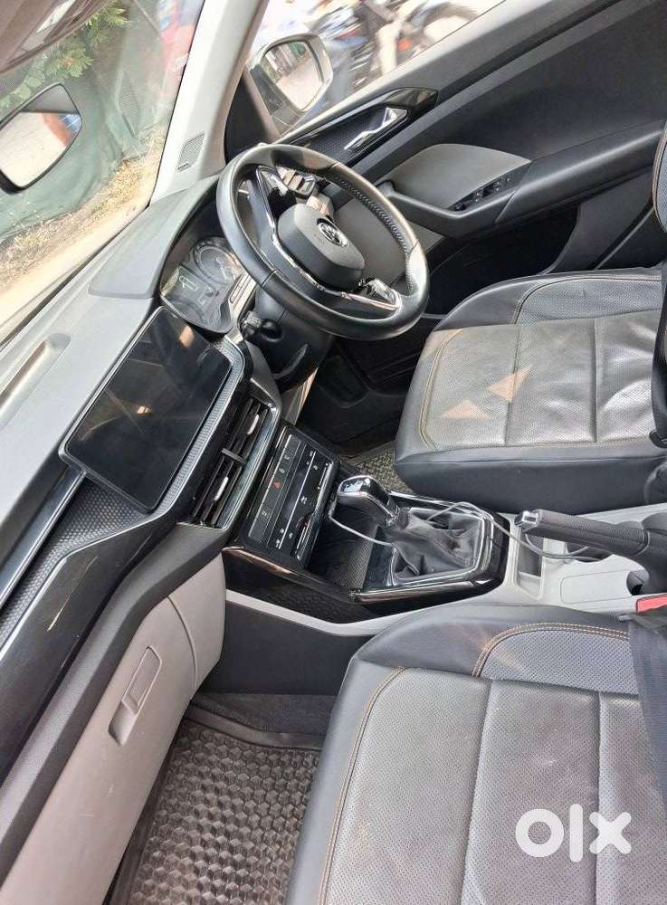 Skoda Kushaq 1.0 Tsi Style At (6 Airbags), 2022, Petrol