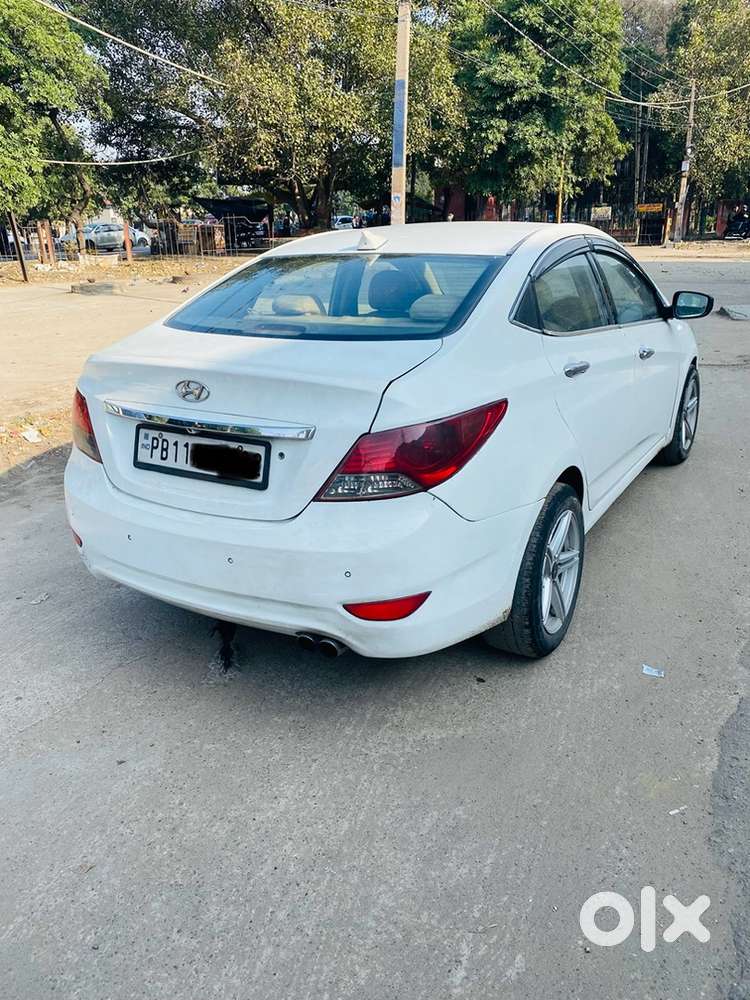 Hyundai Fluidic Verna 2011