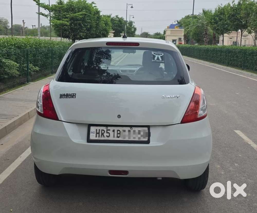Maruti Suzuki Swift Vxi 1.2 Abs Bs-iv, 2015, Petrol