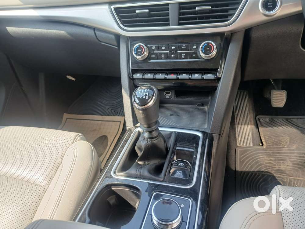 Mahindra Xuv700 Diesel Mt 2023