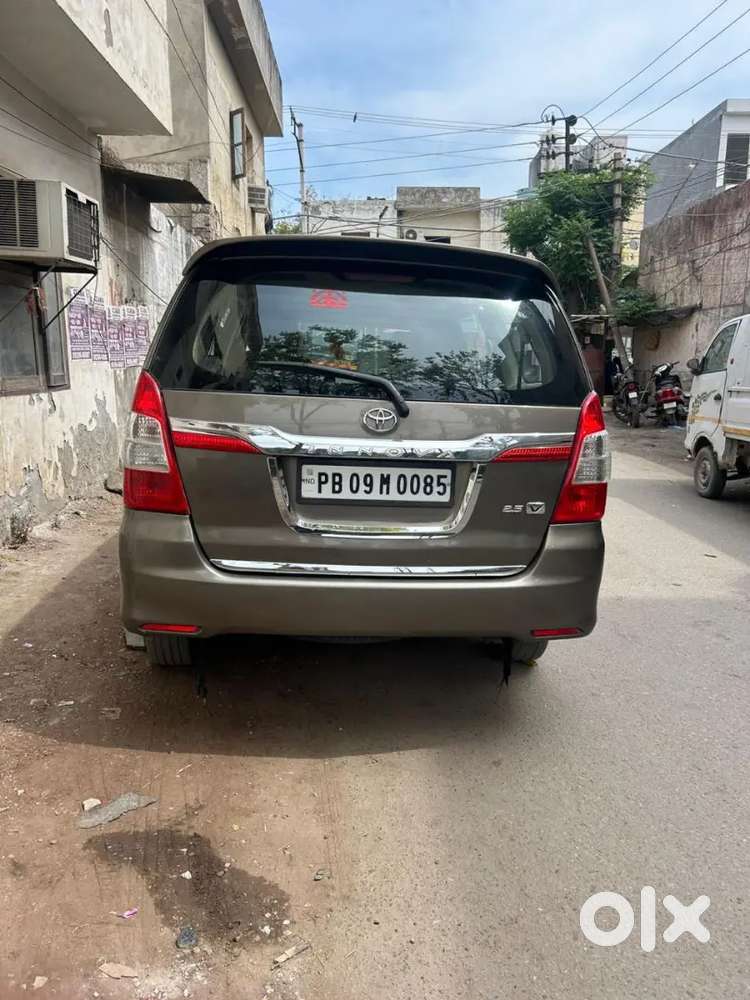 Toyota Innova 2015 Diesel 145000 Km Driven