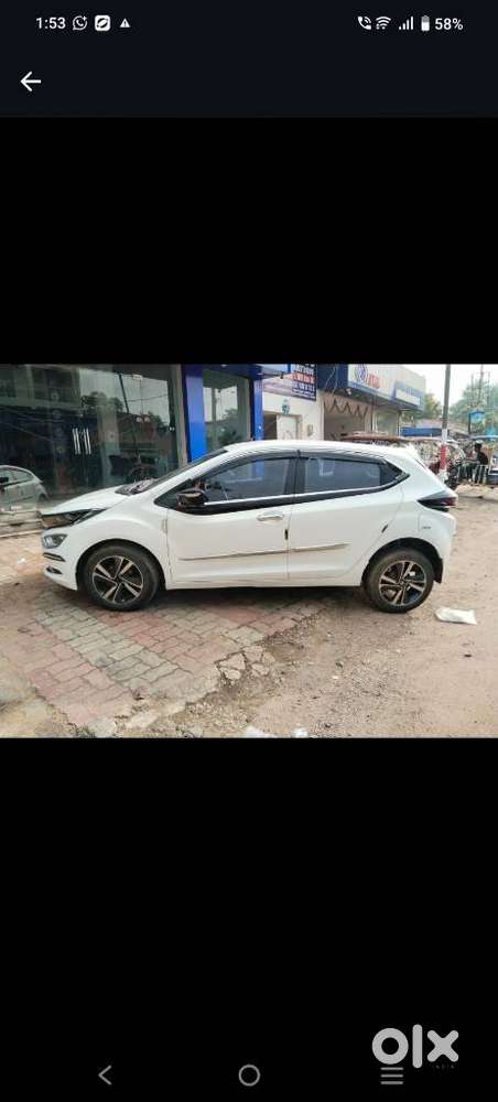 Tata Altroz 1.2 Xt, 2024, Petrol