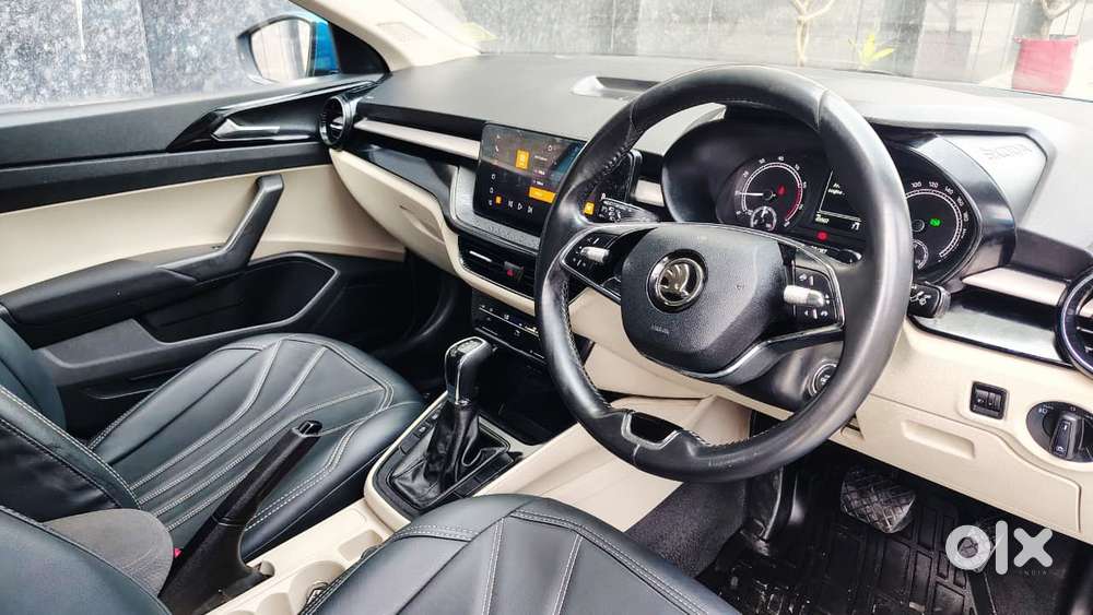 Skoda Slavia 1.0 Ambition Tsi At, 2022, Petrol