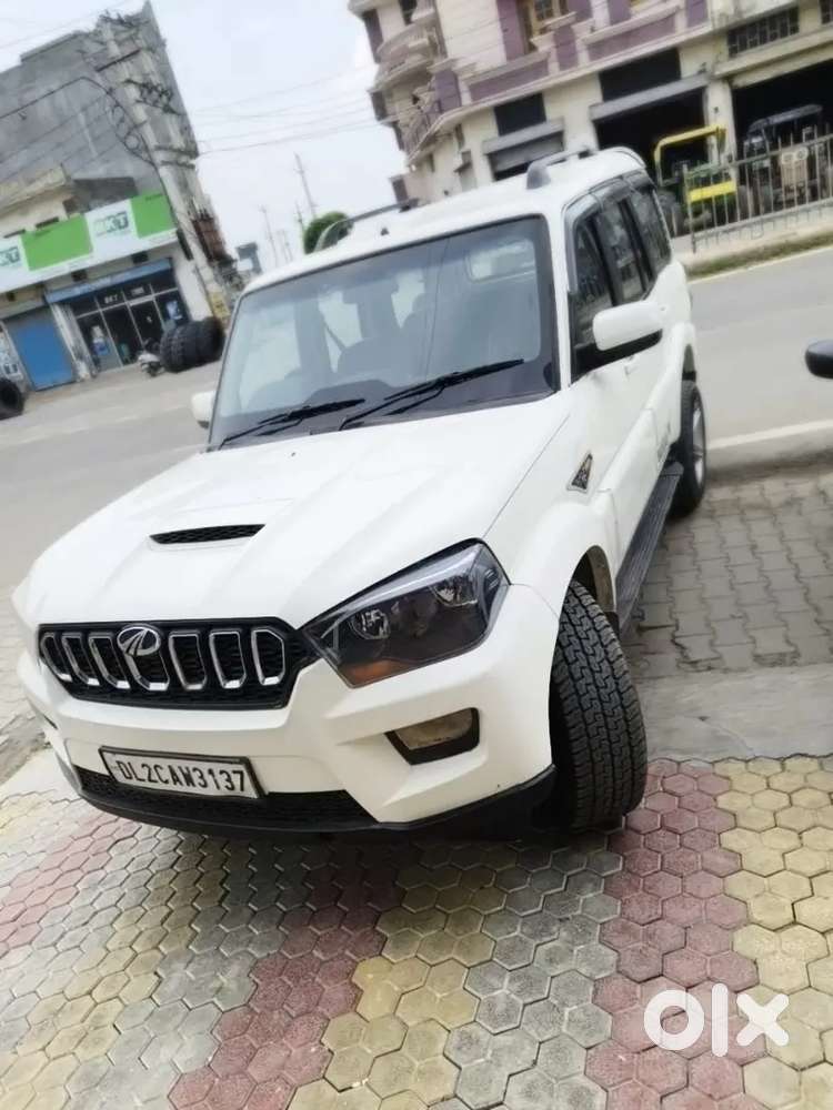 Mahindra Scorpio S6 Plus 2017