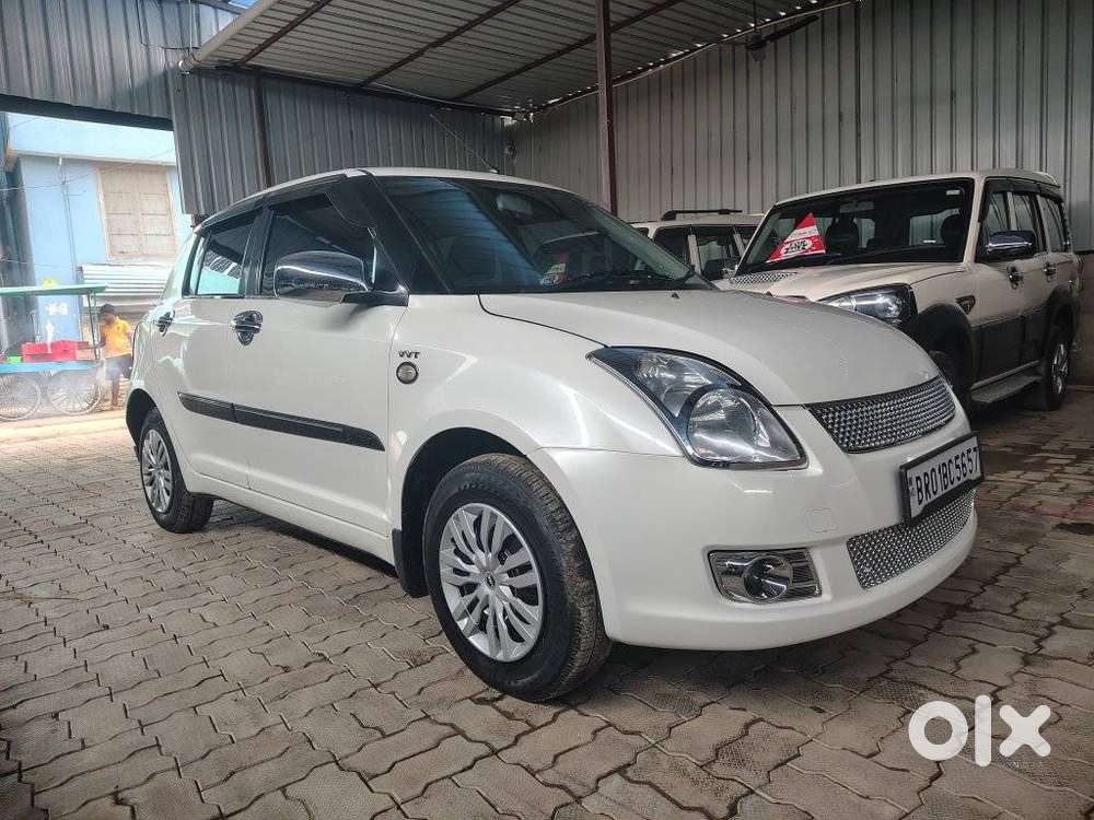 Maruti Suzuki Swift Vxi With Abs, 2011, Petrol