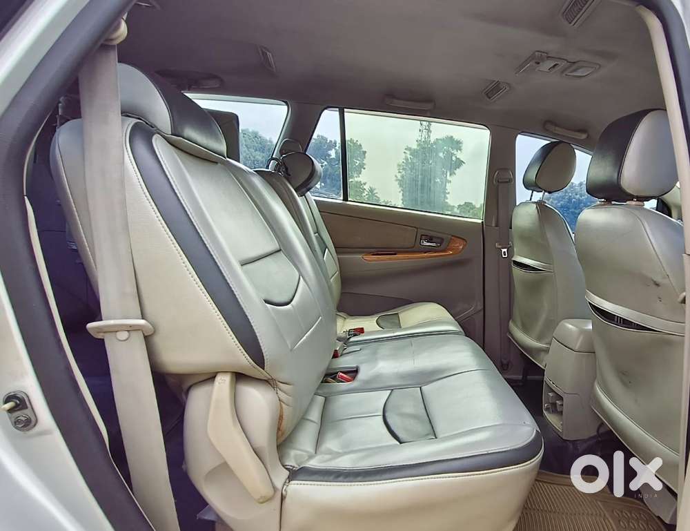 Toyota Innova 2.5 V 7 Str, 2009, Diesel