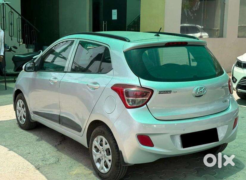 Hyundai Grand I10 Sportz, 2016, Petrol