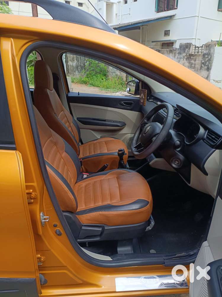 Renault Triber Rxt, 2023, Petrol